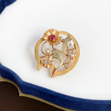french floral brooch *18ct gold & spinel