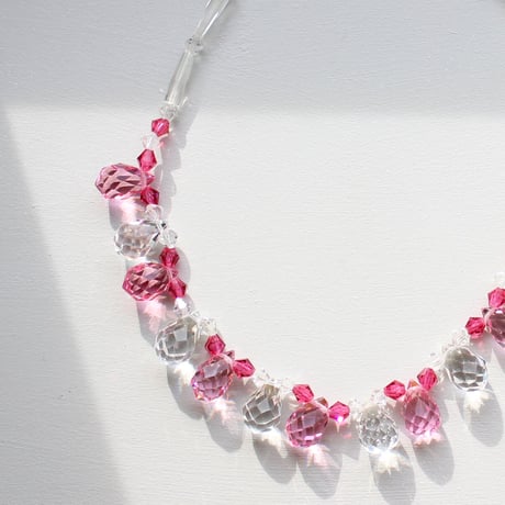vintage glass necklace *raspberry pink