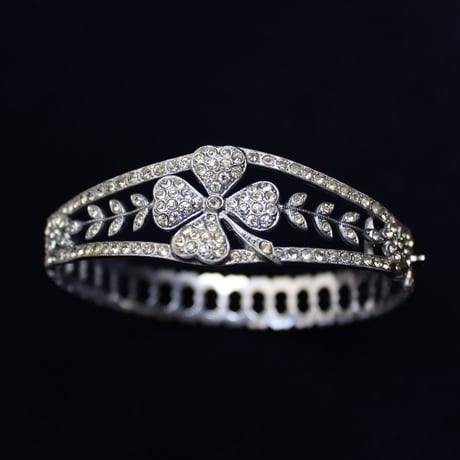 clover and laurel leaf bangle