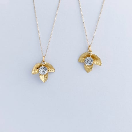 old cut paste leaf pendant * 10ct yellow gold chain