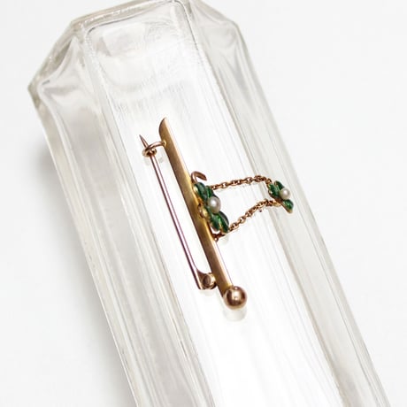 enamel clover swing brooch