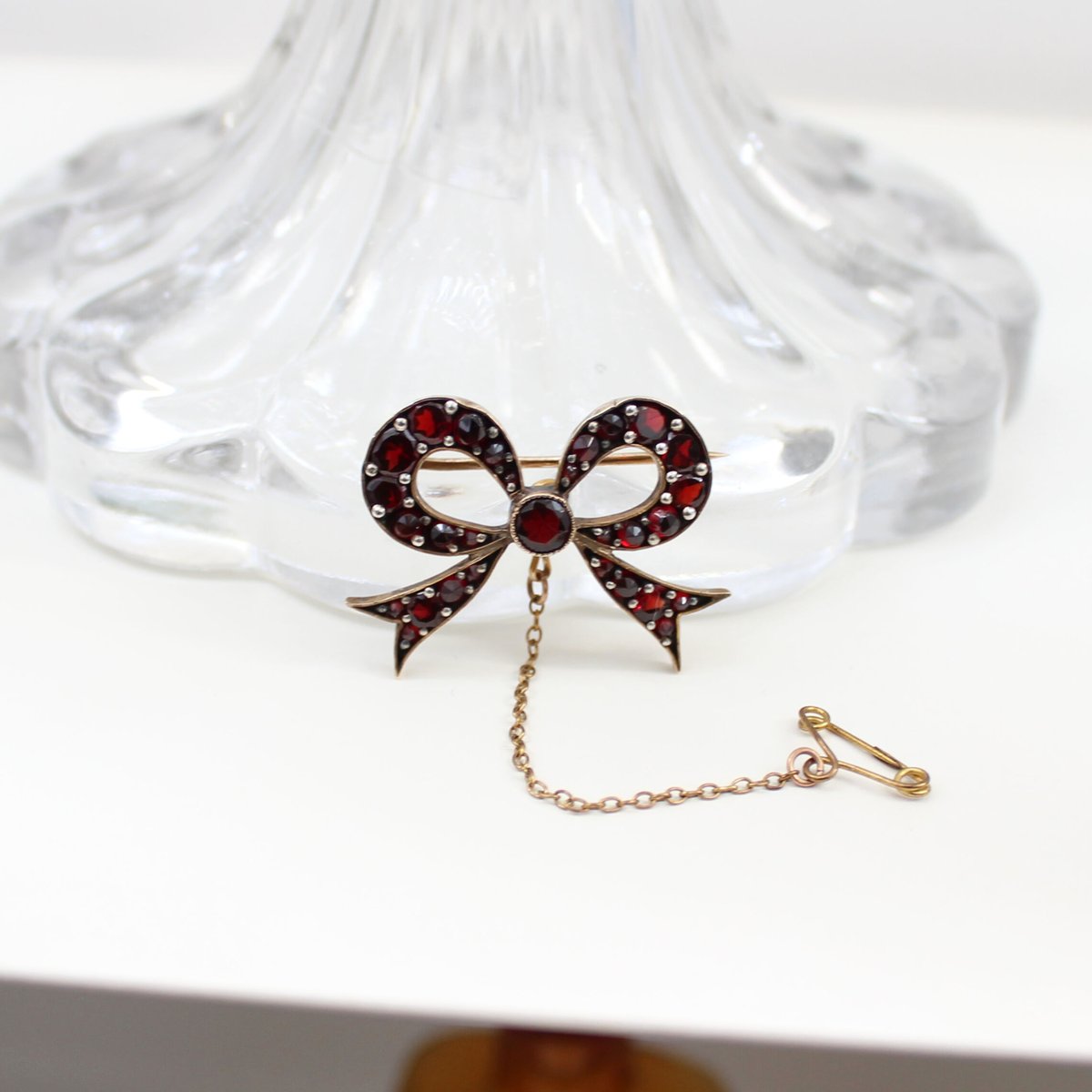 bohemian garnet brooch *bow | tinycrown