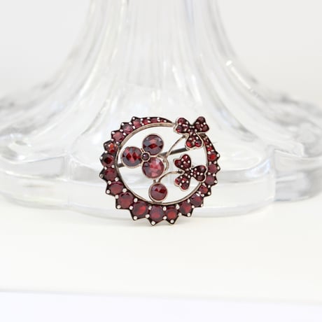 bohemian garnet brooch *crescent & clover