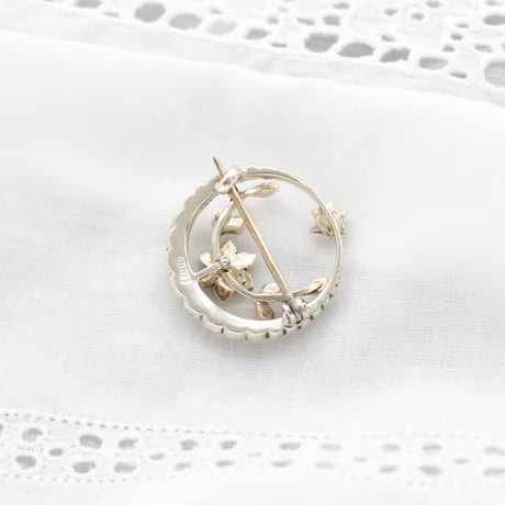 crescent and star brooch *flower