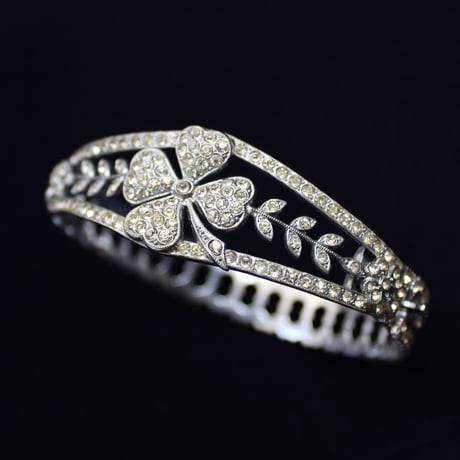 clover and laurel leaf bangle