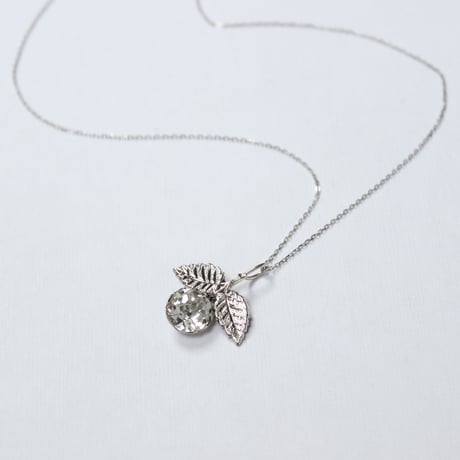 old cut paste pendant *10ct white gold chain