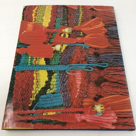 【古本】B124 creating art from fibers & fabrics / Dona Z. Meilach (洋書・英語)