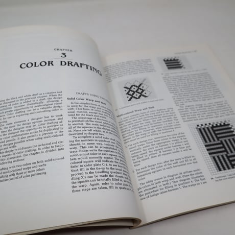 【古本】B2_89　Designing for Weaving /CAROL S. KURTZ