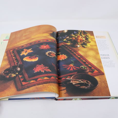 【古本】B2_27  Making RUGS A Guide to Creative Rug Making / HELINDA COSS ,SYLVIE SOUDAN
