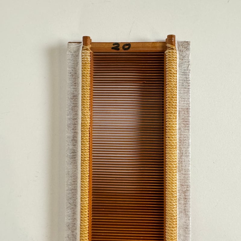 D624】竹筬 鯨20羽 内寸85cm ※ワレあり | 染め・織り道具 SHIRO. D624】竹筬 鯨20羽 内寸85cm ※ワレあり | 染め・織り道具 SHIRO.