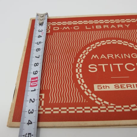 【古本】B4_009  絶版 D.M.C LIBRARY MAKING STITCH  5th SERIES  刺繍図案集  フランス