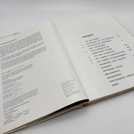 【F1_001】The Art Fabric: Mainstream /Mildred Constantine, Jack Lenor Larsen