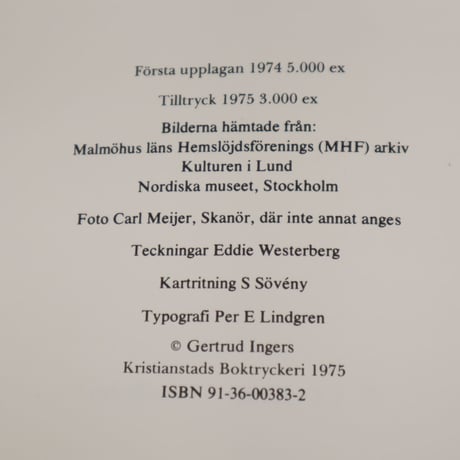 【古本】B4_090 Gästgivardöttrarna i Everlöv : Slöjd och bohag i en bondesläkt under 200 år