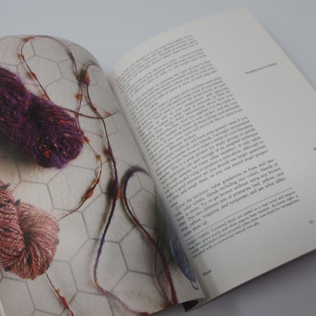 【古本】B4_003　Spinning Designer Yarns /Diane Varney