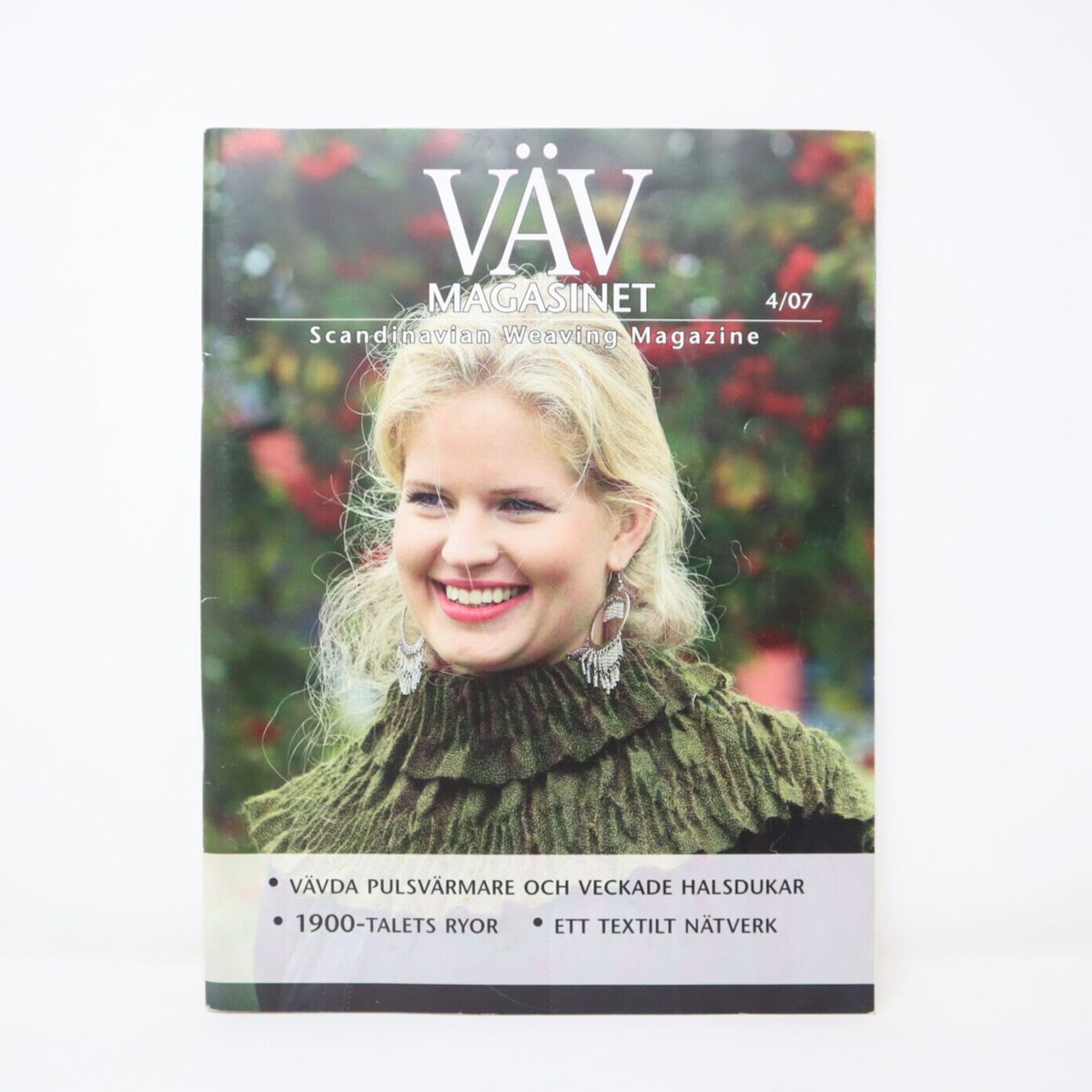 VÄV MAGASINET 雑誌 1999年-2003年　4冊ずつ　ファイル付き VÄV MAGASINET 雑誌 1999年-2003年 4冊ずつ ファイル付き 古本