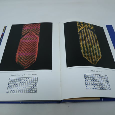 【古本】B4_064 Fancy Feet Traditional Knitting Patterns of Turkey/Anne Zilboorg