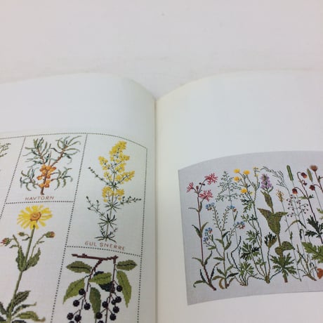 【古本】B225   デンマーク花の刺繍展　FLORA DANJCA 1985