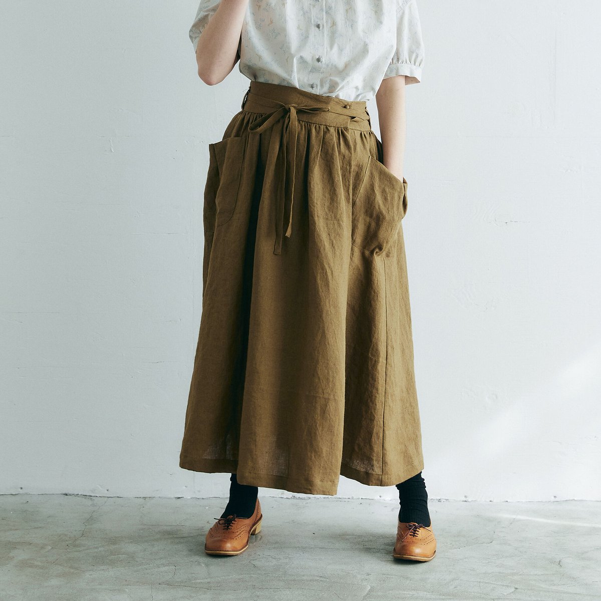 美品✨MAGALI 2023SS ベルガモリネン ラップ風ギャザースカート F fit=scale-down,w=1200