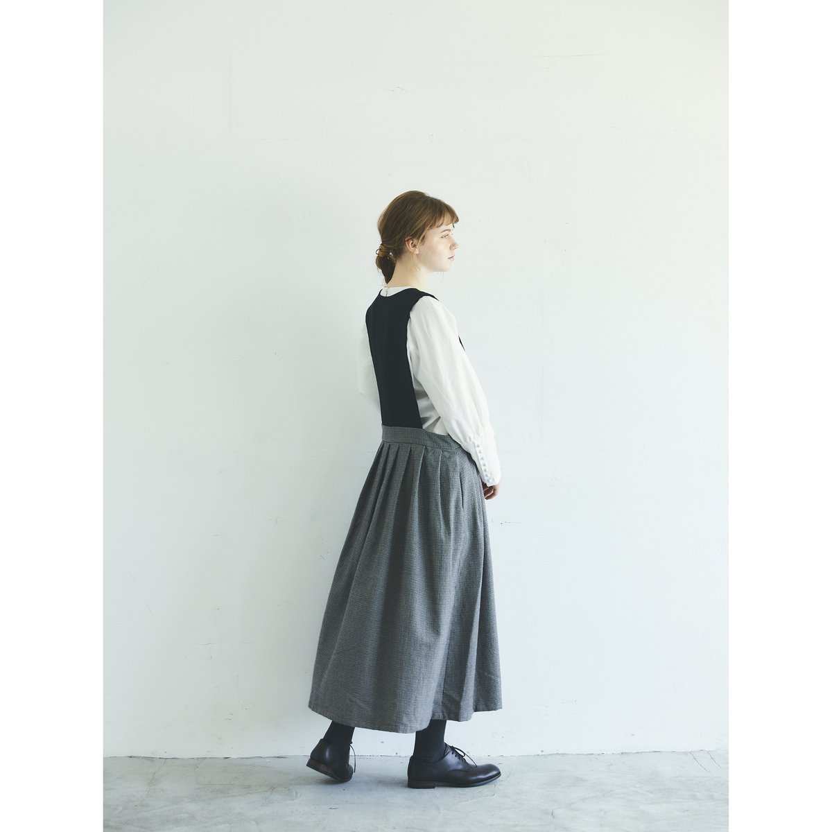 【新品タグ付】MAGALI コットンウール✖️リネン・ジャンパースカート fit=scale-down,w=1200