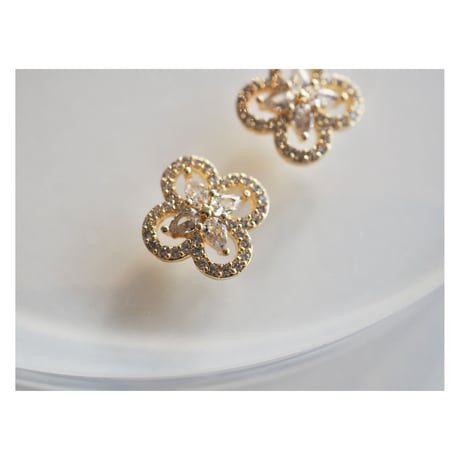luxury zircon*clover diamond（ゴールド）