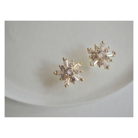 luxury zircon*snow crystal（フラワーゴールド）