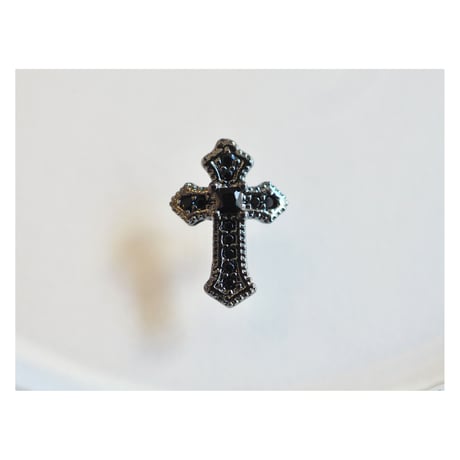luxury zircon*cross（ブラックダイヤ）
