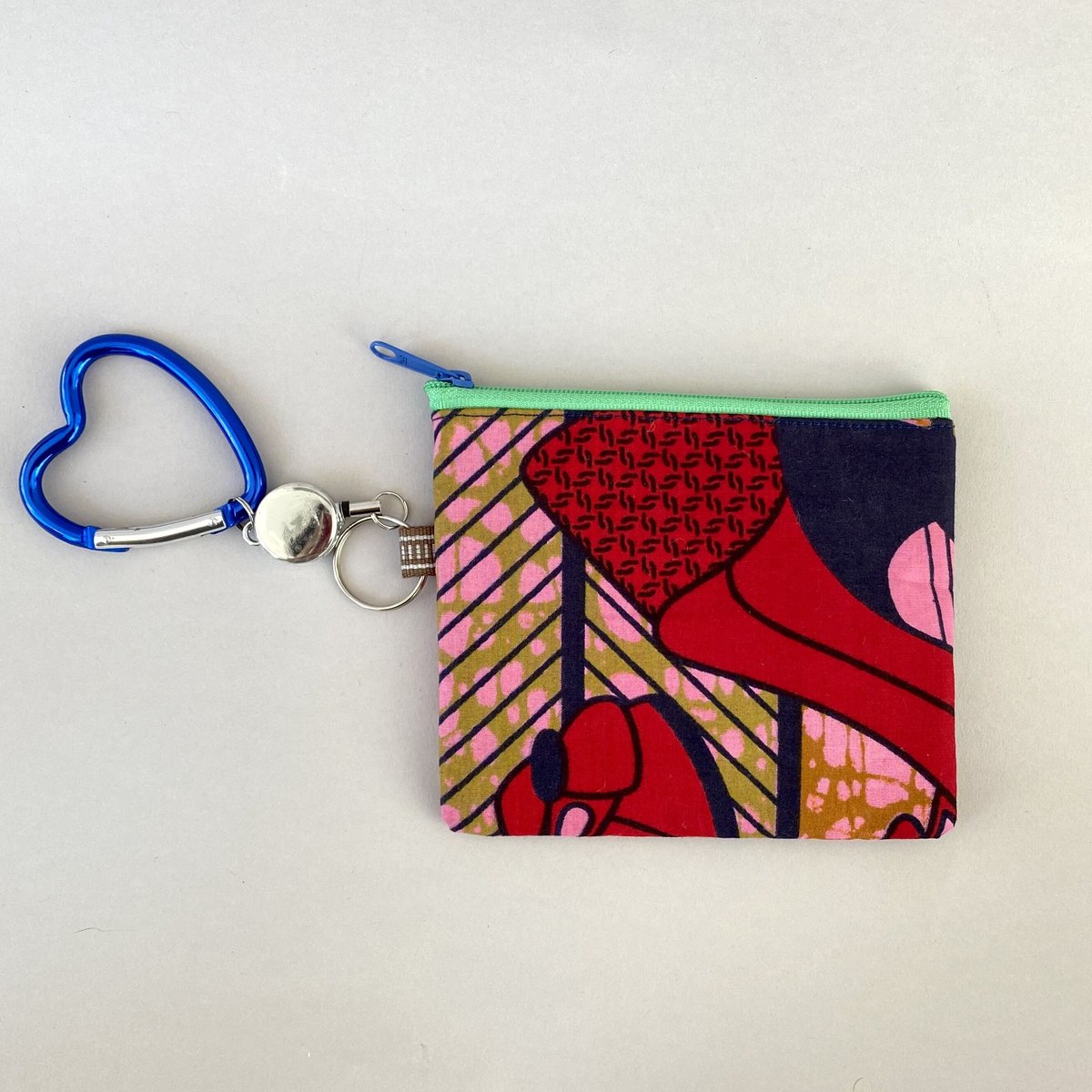 マスクポーチ Blueカラビナハートのびよ〜んリール付き