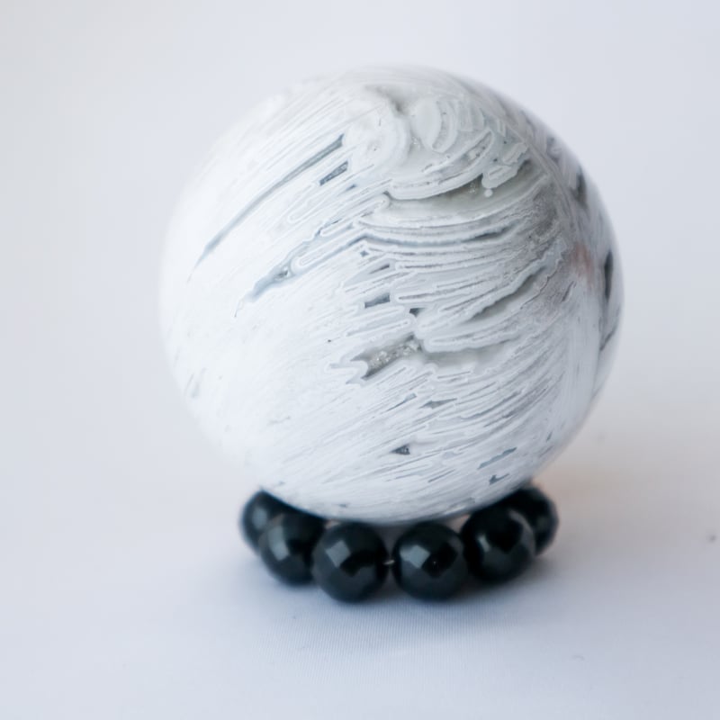 笑いと喜びの石】クレイジーレースアゲート・スフィア | nijinowa stones