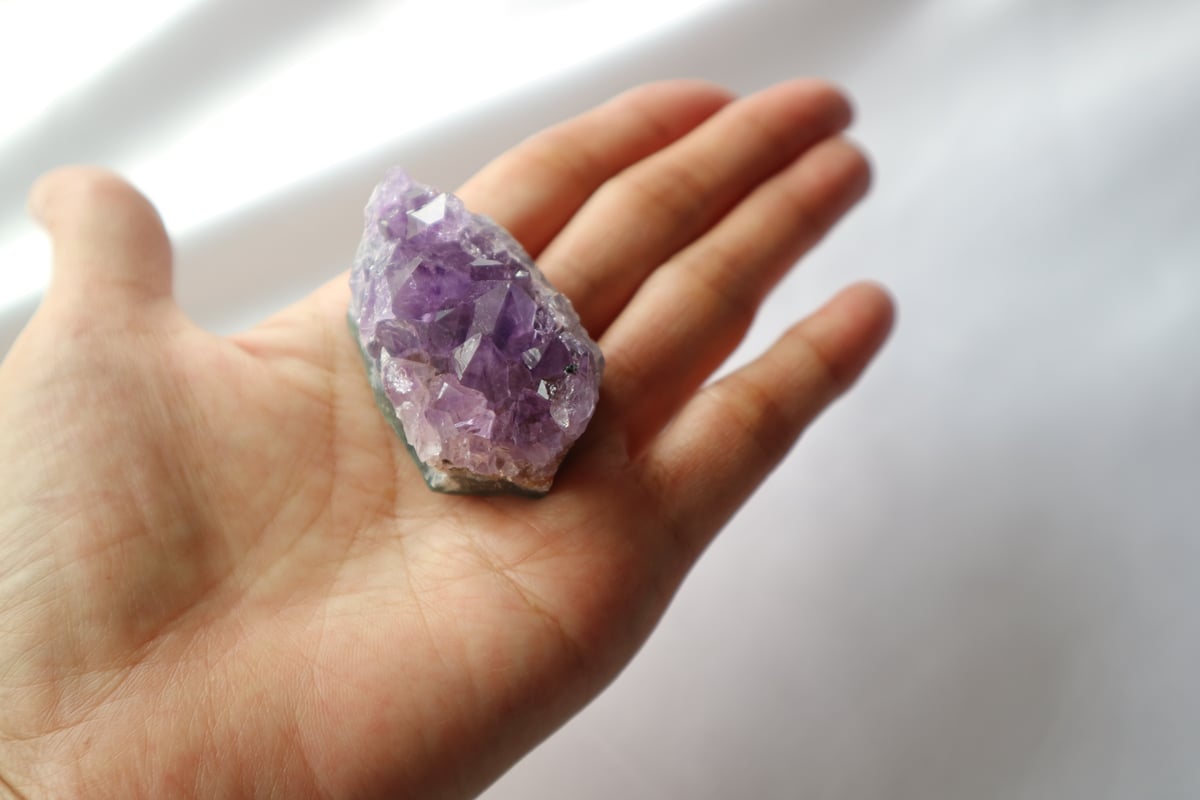 癒しと浄化の石～アメジストクラスター スモールサイズ美結晶