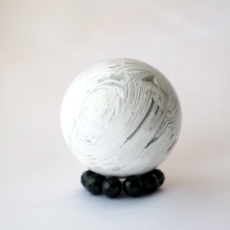 笑いと喜びの石】クレイジーレースアゲート・スフィア | nijinowa stones