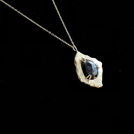 ローズカット ナチュラル　ブルーサファイア　Silverネックレス