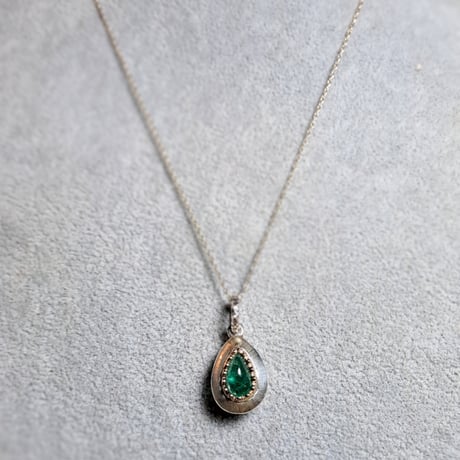 美麗エメラルド　K10ゴールド&シルバーネックレス