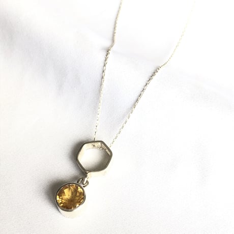 ヘキサゴン&煌めきシトリン　Silverネックレス