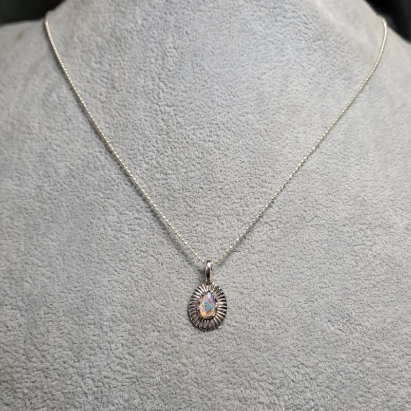 オーストリアオパール シルバーネックレス | Le Papillon Jewelry