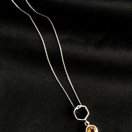 ヘキサゴン&煌めきシトリン　Silverネックレス