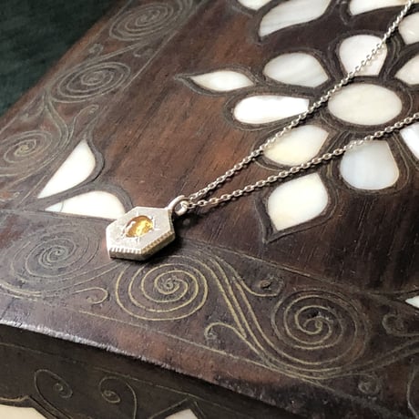 星のイエロートルマリン　シルバーネックレス