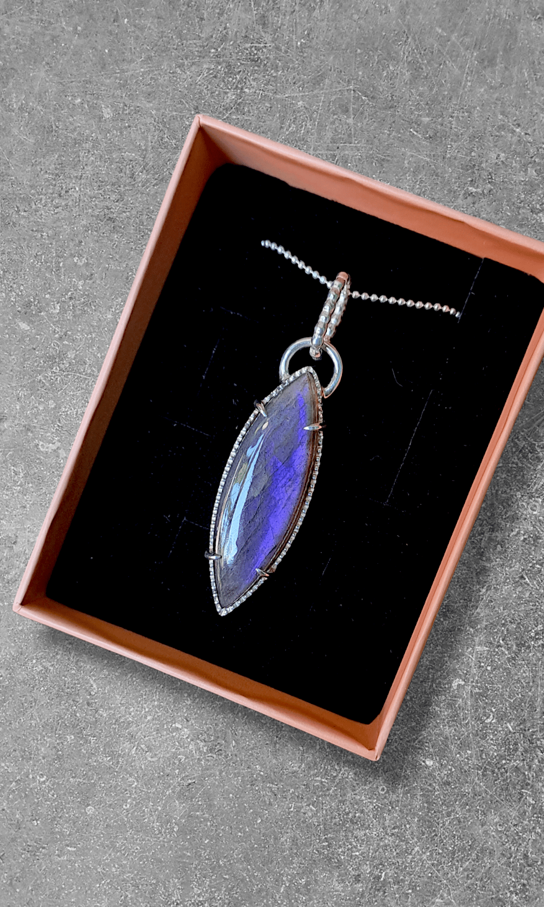 ( ´ ▽ ` )めちゃ重いアンティーク調ラブラドライトのシルバーネックレス ▽ ` )めちゃ重いアンティーク調ラブラドライトのシルバーネックレス