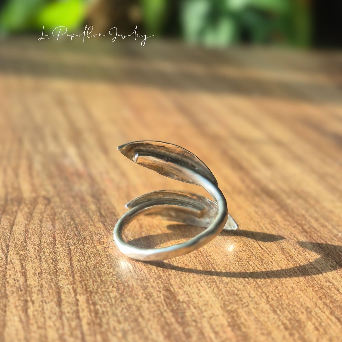 シルバーの葉っぱリング｜ボタニカルオープンリング | Le Papillon Jewelry