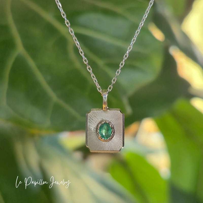 Cadre エメラルド シルバーネックレス | Le Papillon Jewelry