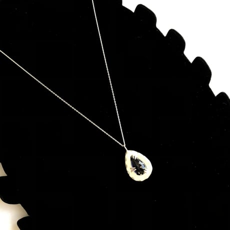 ローズカット　雫の アイオライト　Silverネックレス