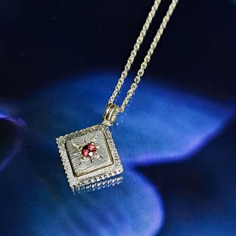 艶やか星のルビー シルバーネックレス | Le Papillon Jewelry
