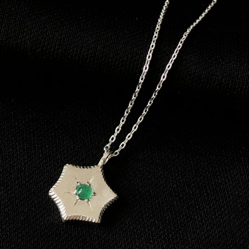 星のエメラルド シルバーネックレス | Le Papillon Jewelry