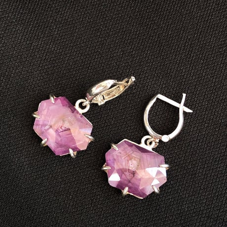 ナチュラルピンクサファイア　SVピアス