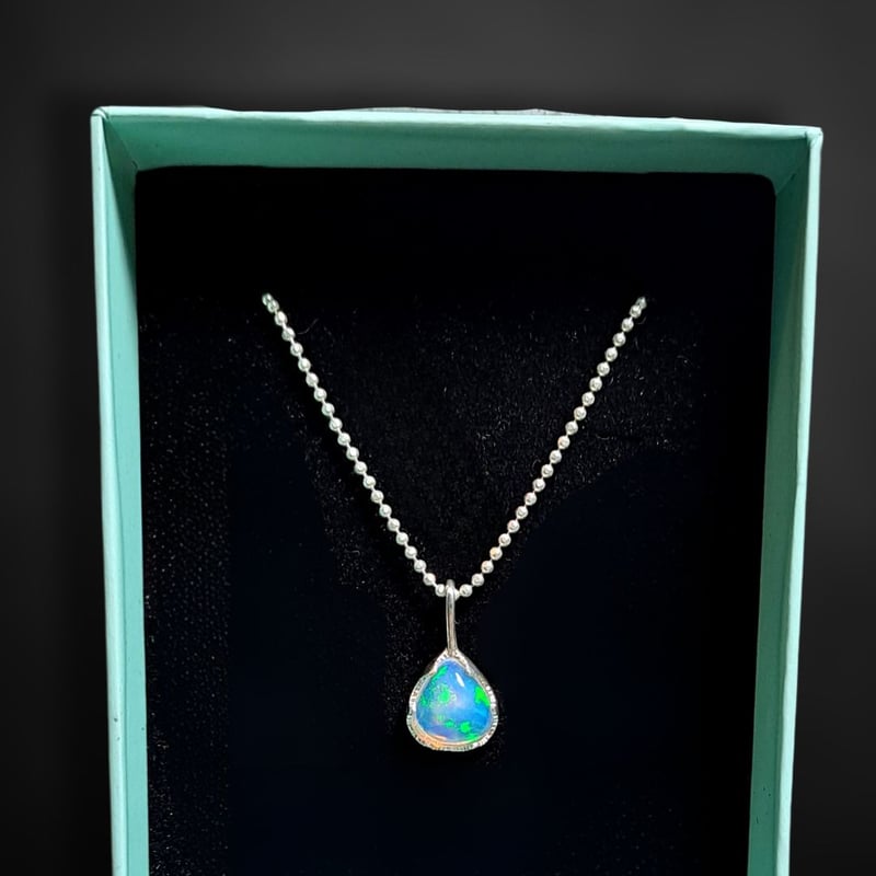 可愛いウォーターオパール シルバーネックレス | Le Papillon Jewelry 