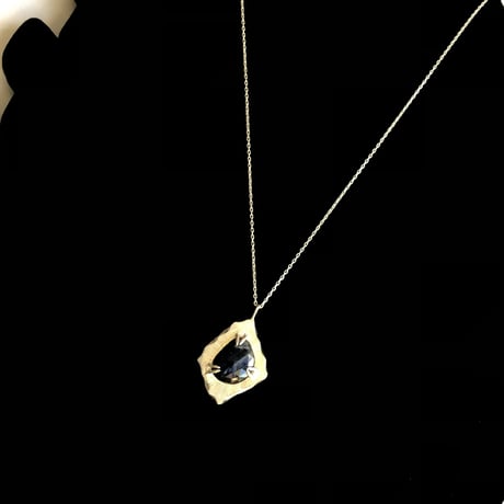 ローズカット ナチュラル　ブルーサファイア　Silverネックレス