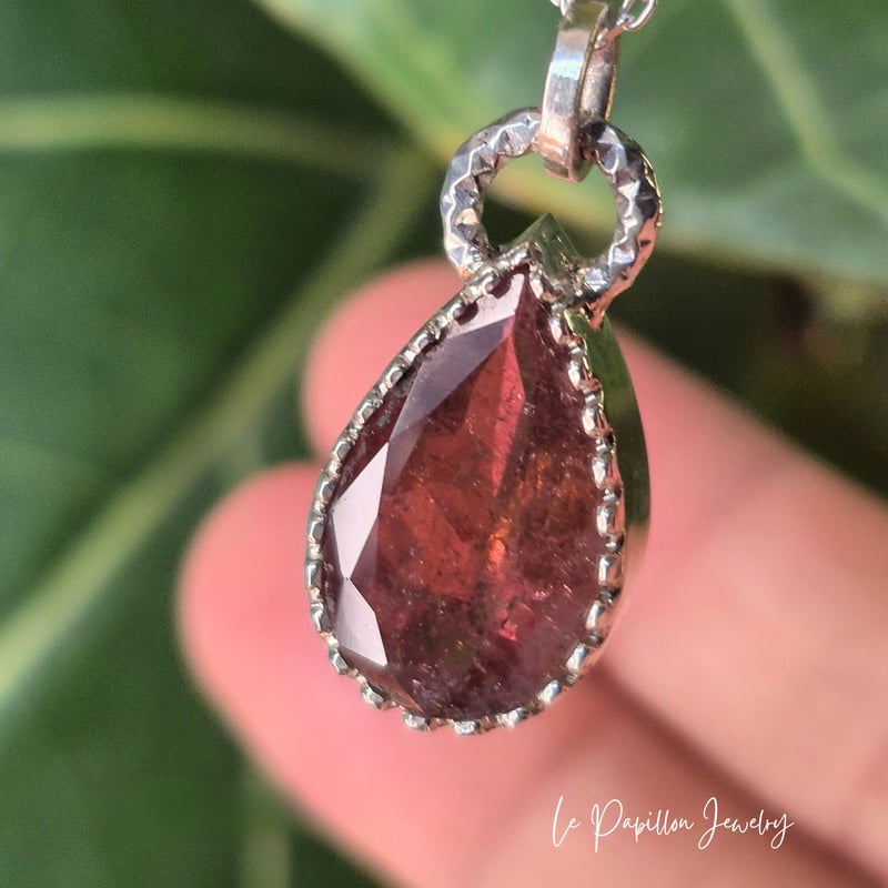 大人色ワインレッド トルマリン シルバーネックレス | Le Papillon Jewelry