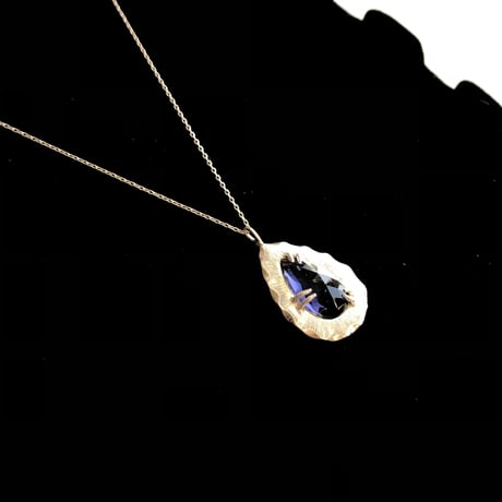 ローズカット　雫の アイオライト　Silverネックレス