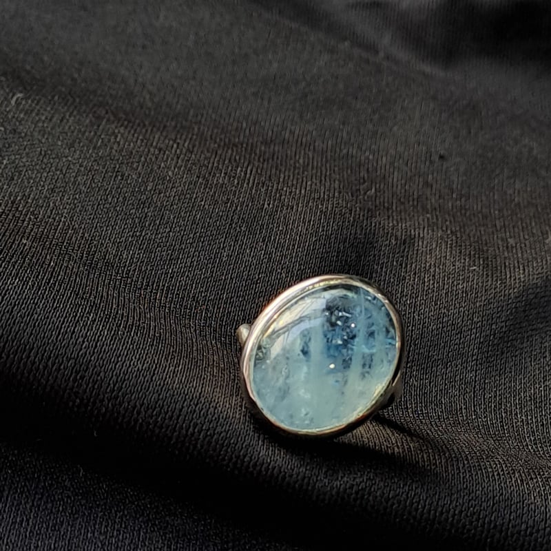 16号 虹入り大粒ナチュラルアクアマリン シルバーリング | Le Papillon