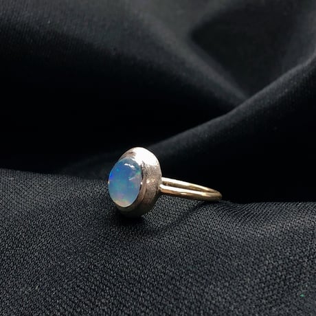 9号　青さ際立つウォーターオパール18K＆シルバーリング