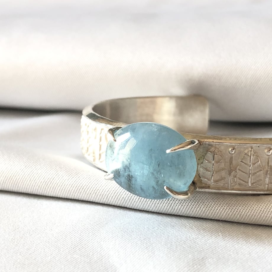 62757e19e3bbd16e9822c2f8